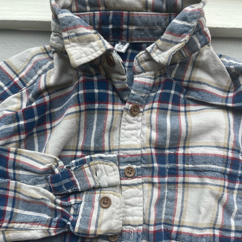 Uniqlo•boys all cotton plaid flannel shirt•button down• soft & classic•size11-12